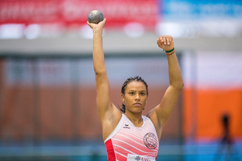 Caroline Agnou a remporté l'épreuve du lancer du poids lors de ce pentathlon des championnats de Suisse dimanche à Macolin (photo : KEYSTONE/ATHLETIX.CH/ULF SCHILLER).