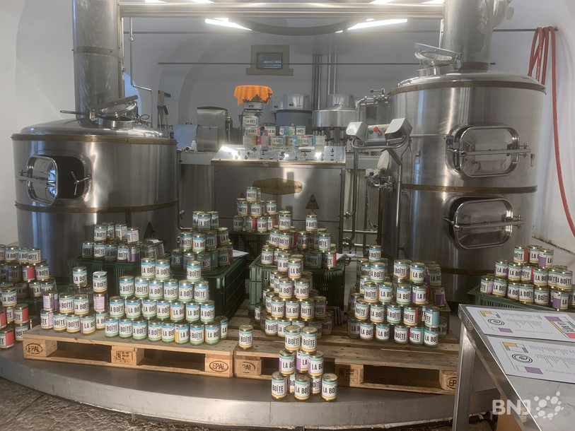 La boîte est mise en conserve à la Brasserie de la Marmotte.