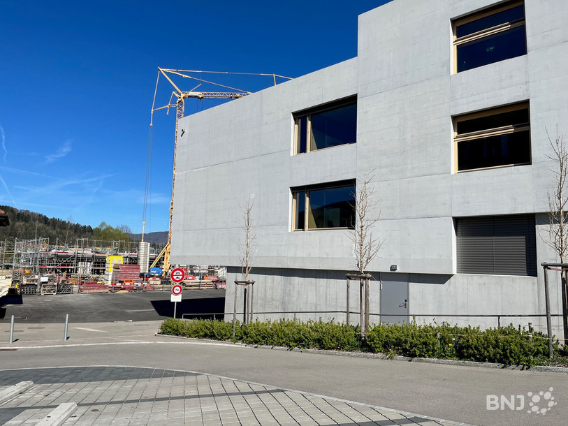 Le bâtiment B est en cours de construction, alors que la bâtisse A est ouverte depuis octobre 2023.