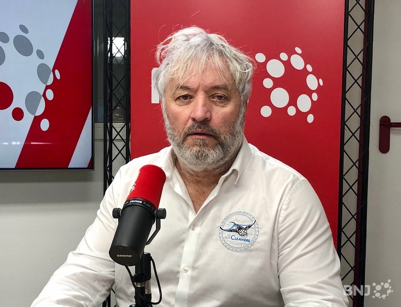 Yvan Bourgnon suit attentivement le Vendée Globe, tout en préparant sa prochaine grande aventure.
