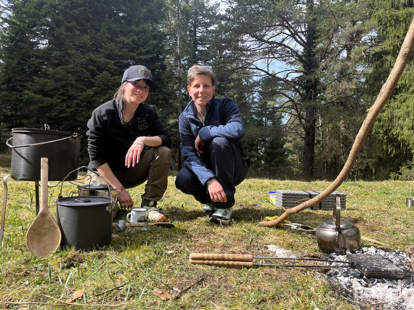 Estelle Chételat (à gauche) et Anaëlle Jeandupeux ont monté un campement cinq étoiles.