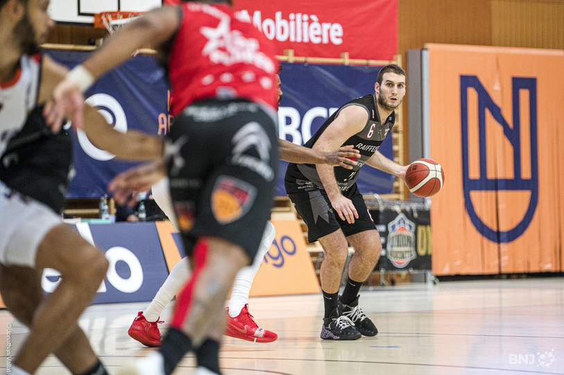 Milos Jankovic souffre d'un genou depuis plusieurs matches (photo : Jonathan Vallat).