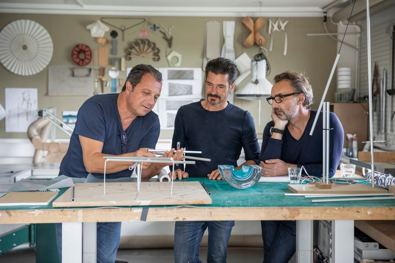 Aurel Aebi, Armand Louis et Patrick Reymond (de gauche à droite) ont fondé l’Atelier Oï il y a 35 ans. (Photo : Atelier Oï)