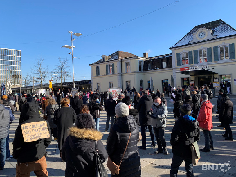 Environ 150 personnes se sont réunies sur la Place de la gare samedi à Delémont.