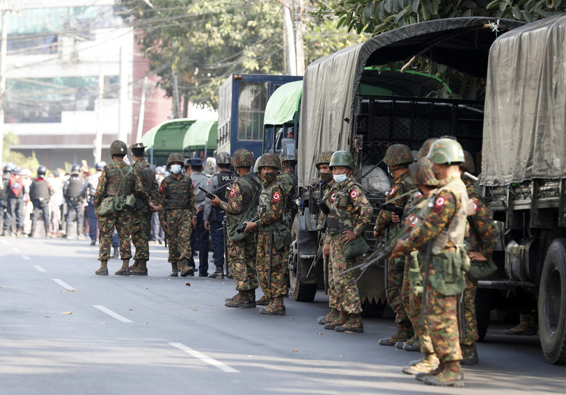 L'armée a été déployée en force dans les villes de Birmanie. (Photo : EPA/NYEIN CHAN NAING)