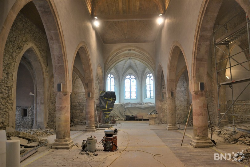 L'église de Môtiers en plein travaux.