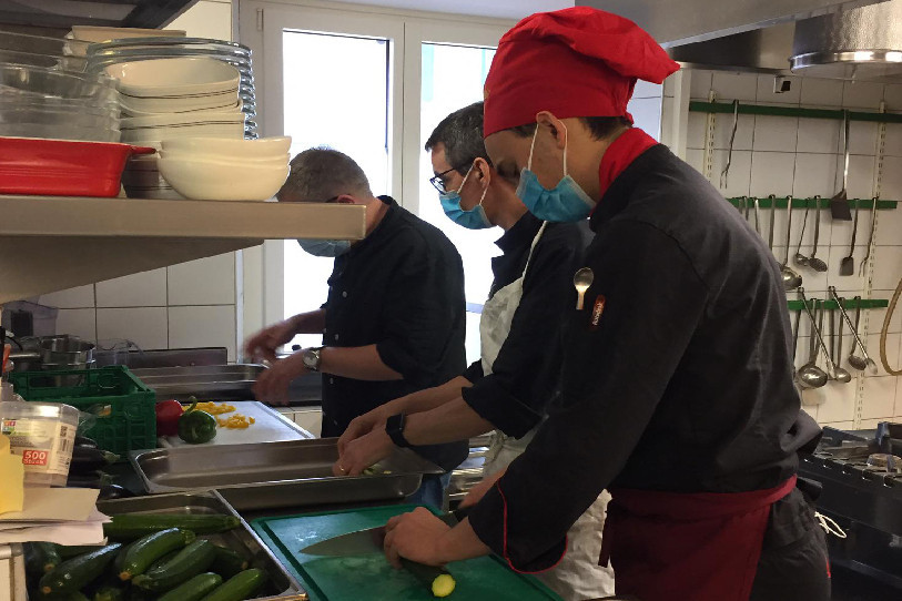 Les apprentis neuchâtelois ne sont pas laissés-pour-compte à l'approche des examens de CFC. (Photo : Hotel & Gastro formation Neuchâtel). 