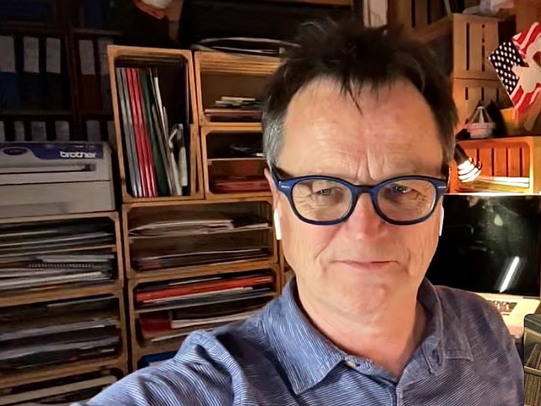 Roland Keller hier soir dans son bureau