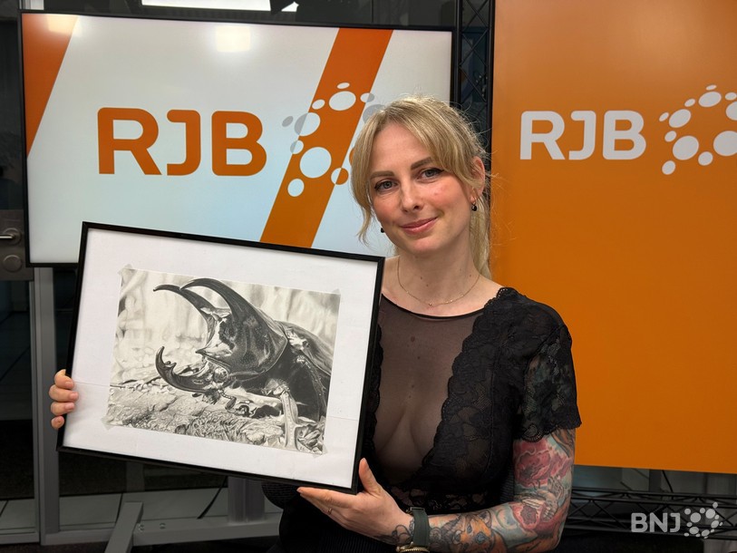 La jurassienne Angélique Grimm, ici avec le dessin qui l’a lancé dans le tatouage, est passée dans La Matinale pour nous parler de sa passion.