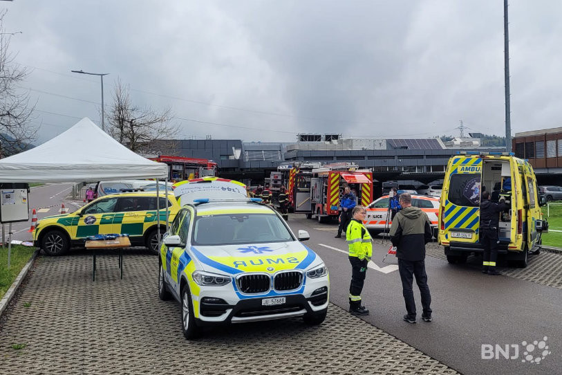 Plusieurs stands et animations sont mises sur pied dans la région pour la journée du 144, notamment à Glovelier (photo) et Porrentruy.