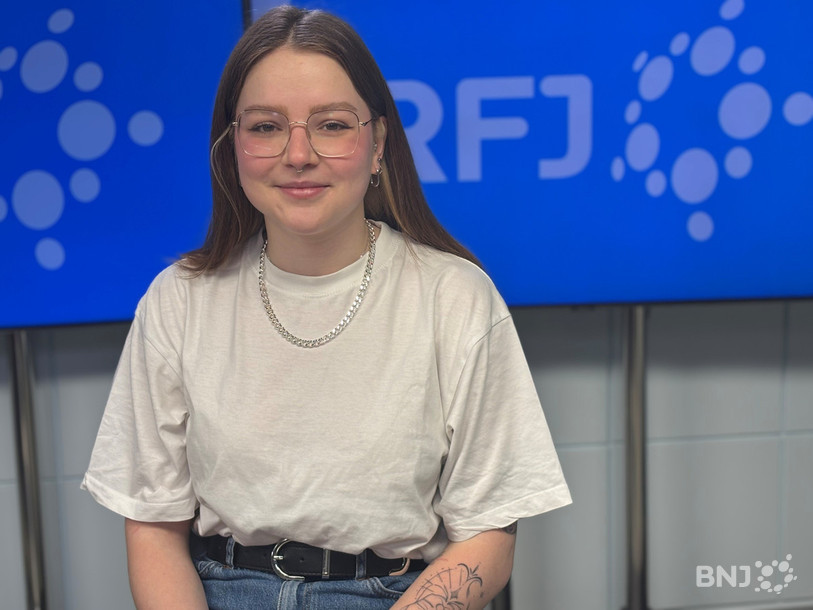 Coline Siegrist s’est fait connaître grâce à sa victoire lors du tremplin Rires sur Lajoux 2026 qui lui a offert l’opportunité de se produire durant ce festival.