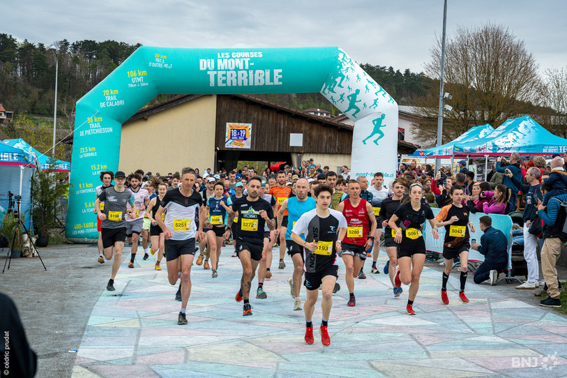 Les Courses du Mont-Terrible attireront des milliers de personnes à Fontenais. (Photo : archives Georges Henz)