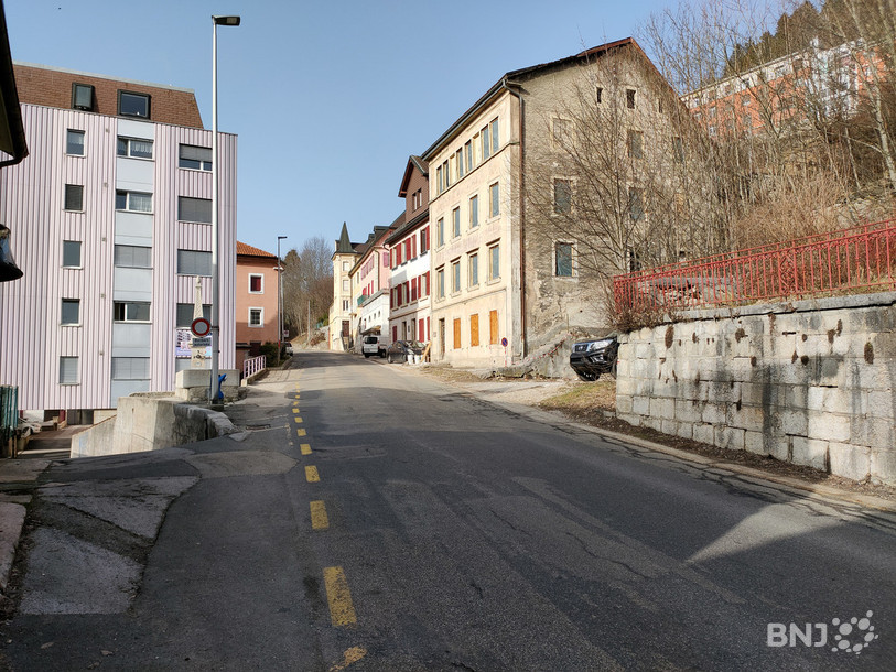 La rue de La Côte est en mauvais état. Elle sera complètement refaite et intégrera notamment un trottoir pour la sécurité des piétons.