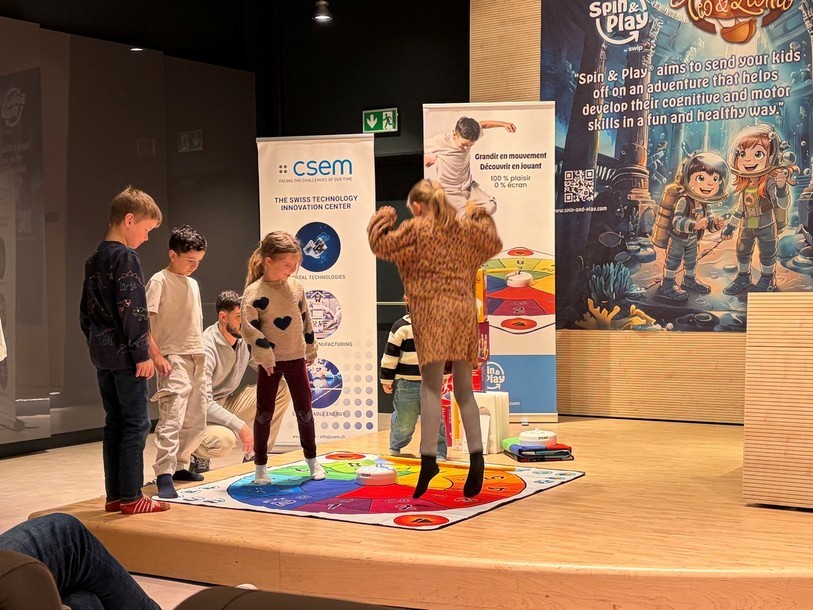 Le jeu se présente comme un tapis interactif. Source : RTN