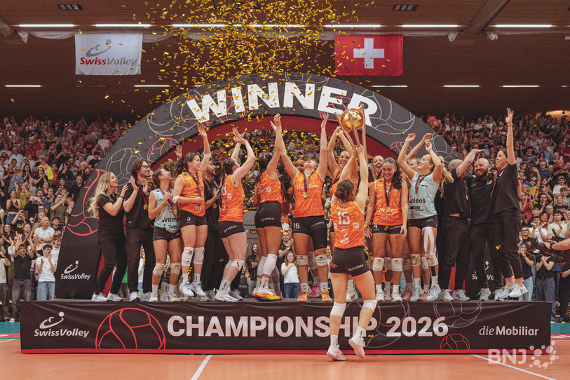 Le NUC a célébré son septième titre de champion suisse devant son public vendredi. (Photo: Albin Tissier)