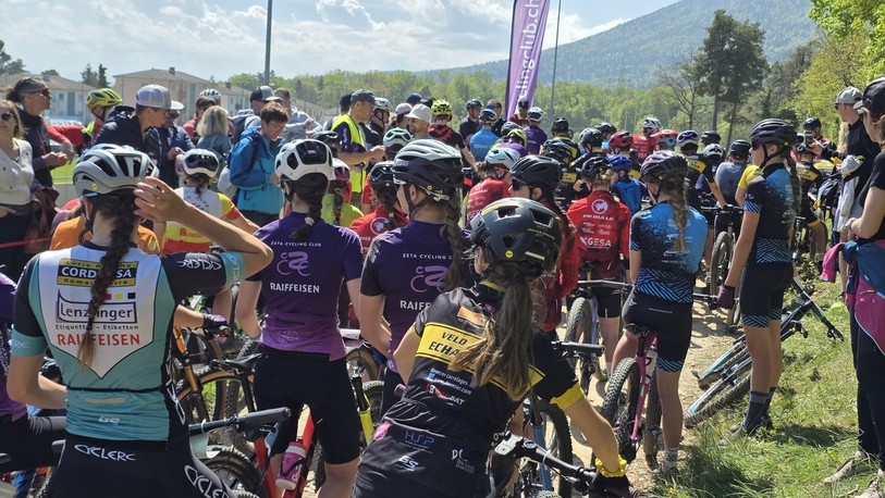 Il y avait du monde lors du départ de la course des plus grands.