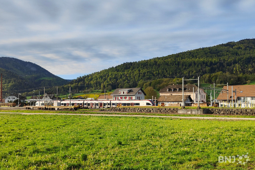 Le projet de sous-voie à Glovelier avance lentement, avec des études encore en cours par les CFF, ce qui rend peu probable une mise en service en 2029.