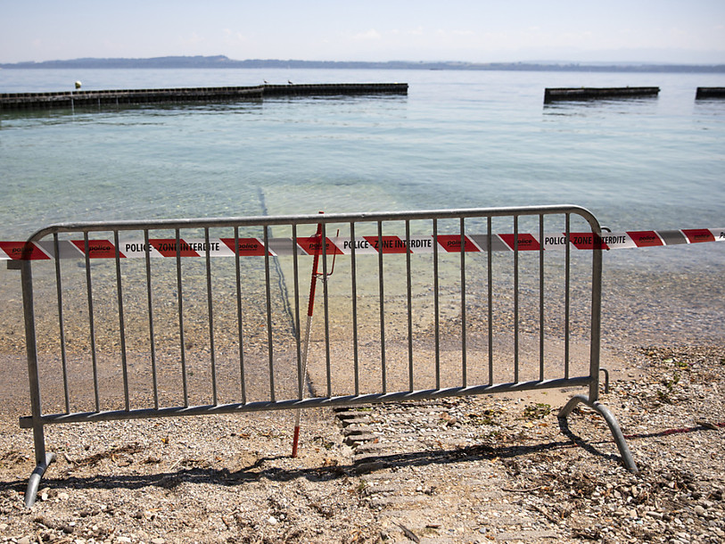 Un plongeur est décédé dans un accident au large de la plage de Boudry. (Photo : archives KEYSTONE / Peter Klaunzer).