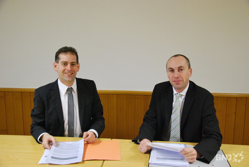 Le secrétaire général du CJB Fabian Greub (à gauche) et le président du CJB Manfred Bühler (à droite). 