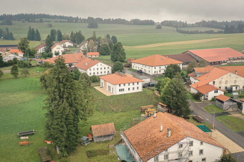 Le Clou rouge sera verni ce samedi à La Chaux-des-Breuleux. Photo : Thomas Jantscher.