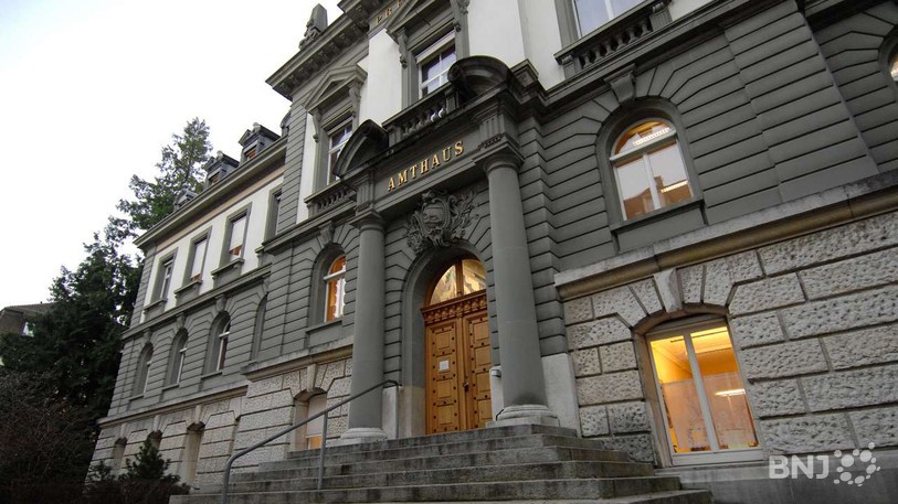 Le procès s'est tenu de mardi à jeudi au Tribunal régional Jura bernois-Seeland. Mais seulement en allemand. (Source: Sandra D. Sutter)