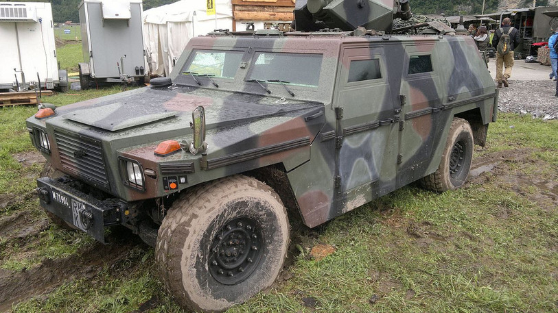Un véhicule militaire Eagle est entré en collision avec une autre voiture ce mercredi matin à Bure (photo : illustration, Wikimedia Commons).