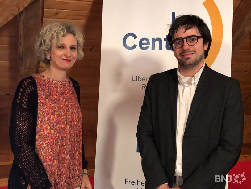 Nathalie Schallenberger, candidate au Conseil d'Etat et au Grand Conseil neuchâtelois et Jonathan Marty, responsable de campagne et candidat au Grand Conseil.