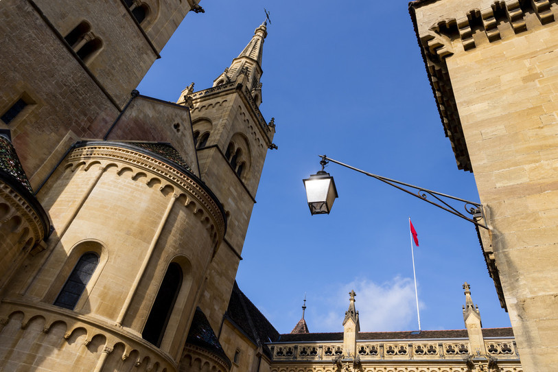 Qui pour représenter les Neuchâtelois au Château de Neuchâtel ? RTN met sur pied deux débats. Photo : KEYSTONE / Jean-Christophe Bott.