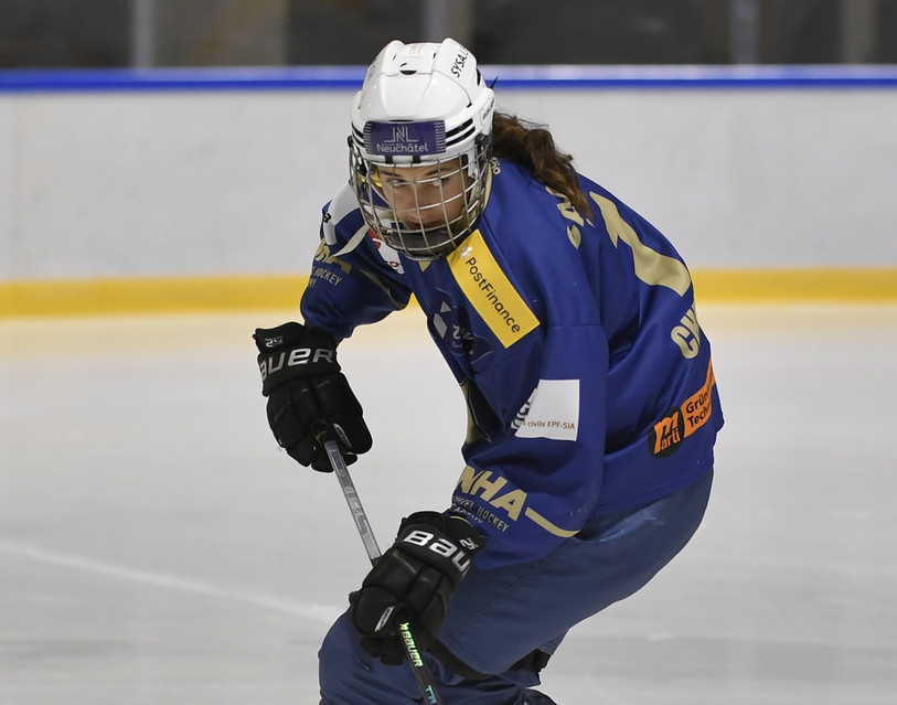 La hockeyeuse jurassienne a prolongé son contrat avec Neuchâtel, en Women's Hockey League. (Photo : NHA)