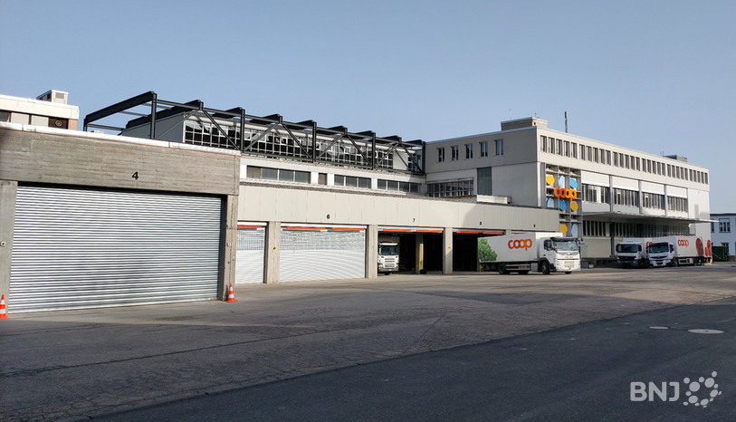 Les archives de l'Etat de Neuchâtel et de la Ville prendront place sur le site des anciens entrepôts Coop à La Chaux-de-Fonds. (photo: archives)