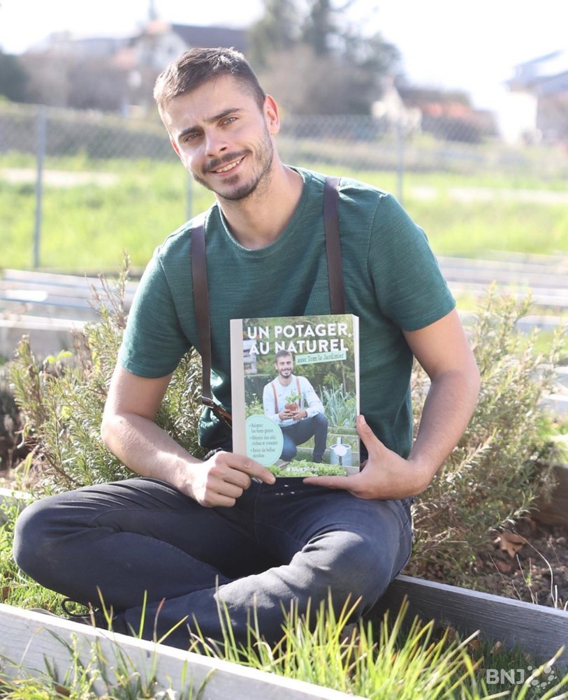 Tom le jardinier et son livre