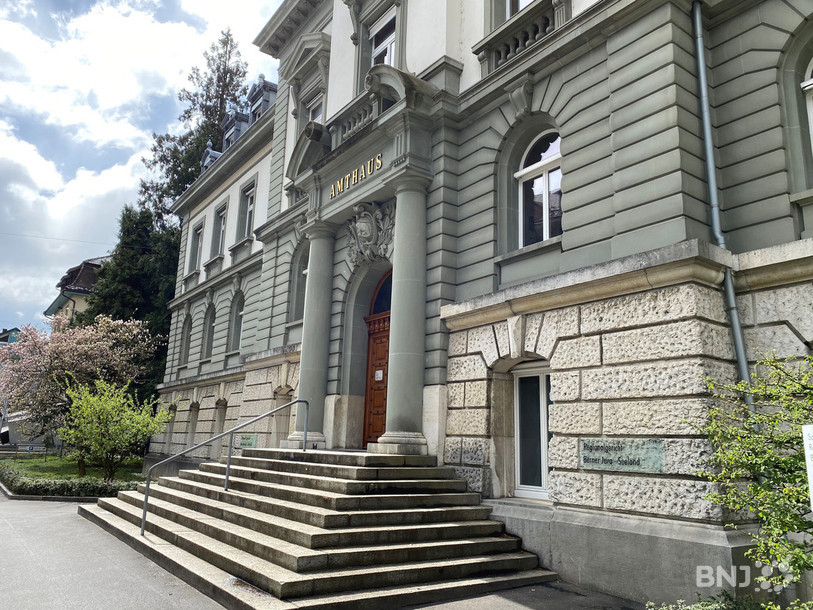 L'audience s'est déroulée à Bienne devant les juges du Tribunal régional Jura bernois-Seeland.