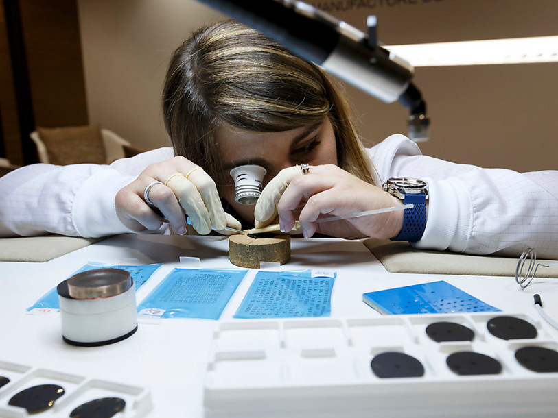 L'augmentation des prix de certaines matières premières pénalise les fournisseurs horlogers. (Photo : KEYSTONE / Savlatore Di Nolfi).