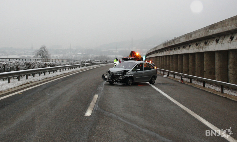 Le verglas à l'origine de cet accident entre Delémont et Bassecourt