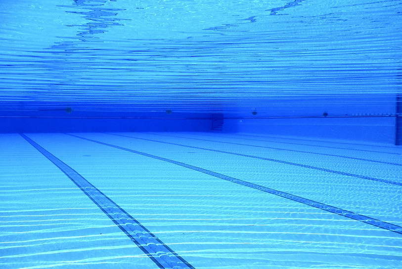 La piscine couverte de Delémont a fermé ses portes plus tôt que prévu (photo : illustration, libre de droit).