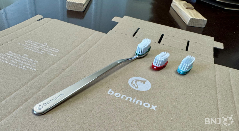 Une brosse Berninox avec ses têtes détachables.