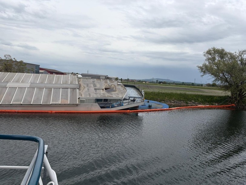 Le « Romandie I » est échoué dans le Canal de la Broye depuis le 13 mars.