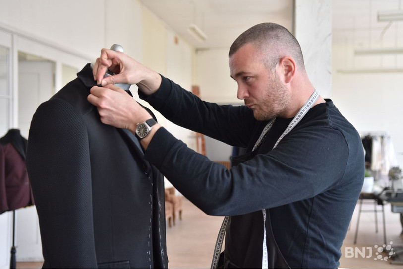 Le Bruntrutain s'est attelé à la tâche d'imaginer un nouvel uniforme pour les militaires suisses.