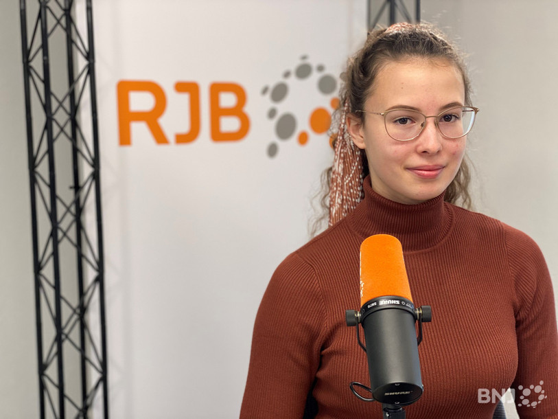 Yasmina Grossenbacher a notamment réalisé plusieurs expériences dans le cadre du concours. A la maison, en direct sur internet.