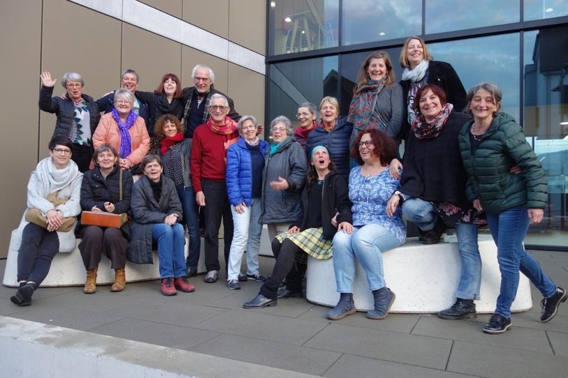 L'association jurassienne de conteuses et conteurs au complet. (Image : Jacques Staempfli)