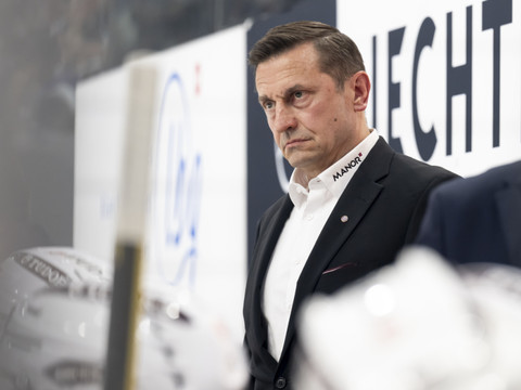 Ville Peltonen sera à la barre du HC Ajoie pour les deux prochaines saisons. (Photo: KEYSTONE/ANTHONY ANEX)