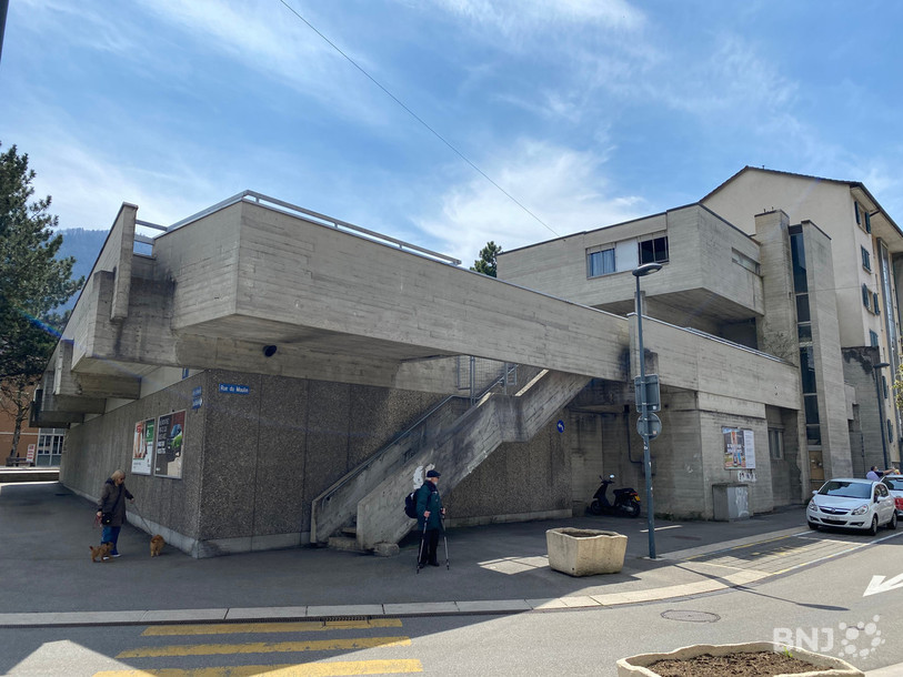 L'ancienne Coop de Moutier est qualifiée de verrue par bon nombre de Prévôtois. Située à un endroit stratégique, elle sera remplacée par un complexe immobilier qui englobe la quasi totalité de l'îlot du Moulin.