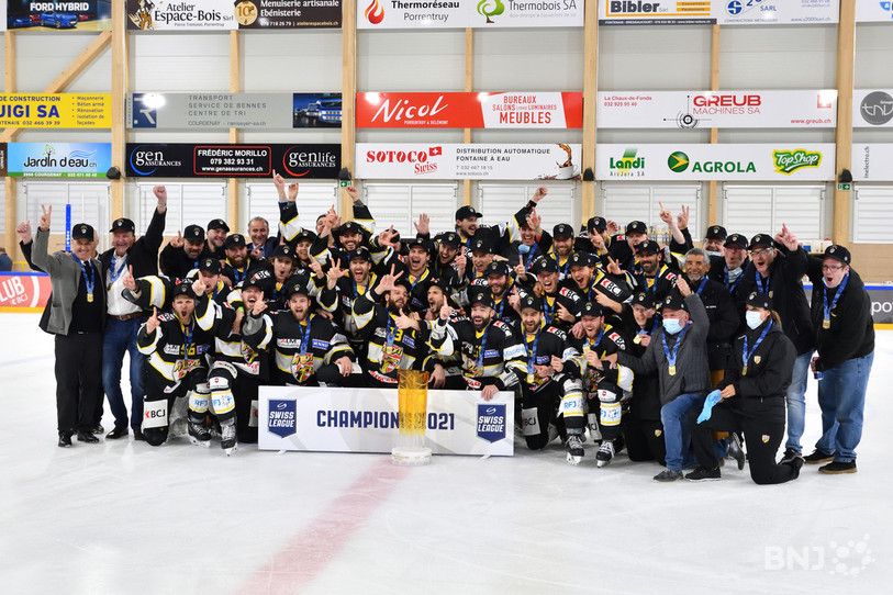 C'est la consécration pour le HC Ajoie (photo : Georges Henz).