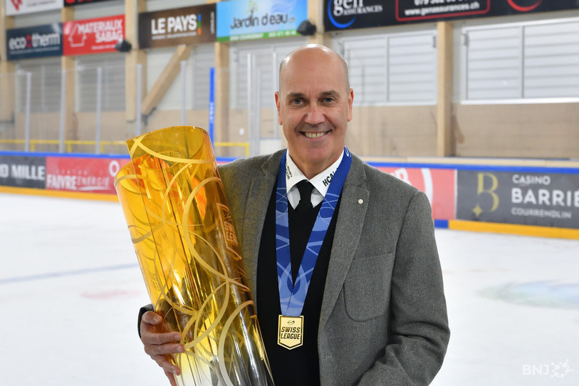 Gary Sheehan a remporté son troisième trophée avec le HC Ajoie.