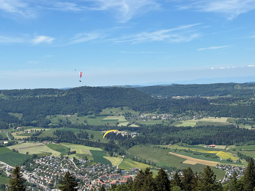Les sportifs ont animé le ciel de la région. (Photo : Jura Air Tour)