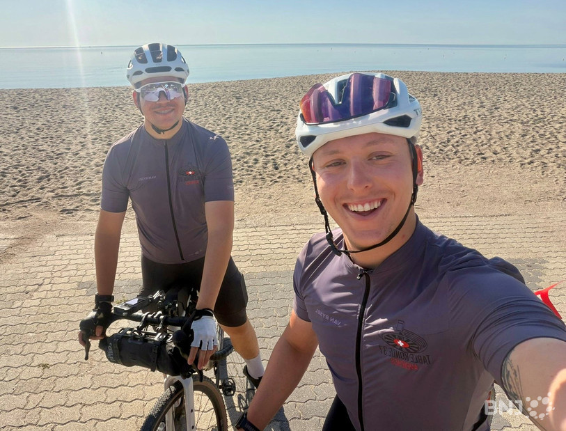 Nathanael Zanotta et Matis Glauser sont partis dimanche 17 mai d’Avenches pour rallier Barcelone à vélo. (Photo: Nathanael Zanotta)
