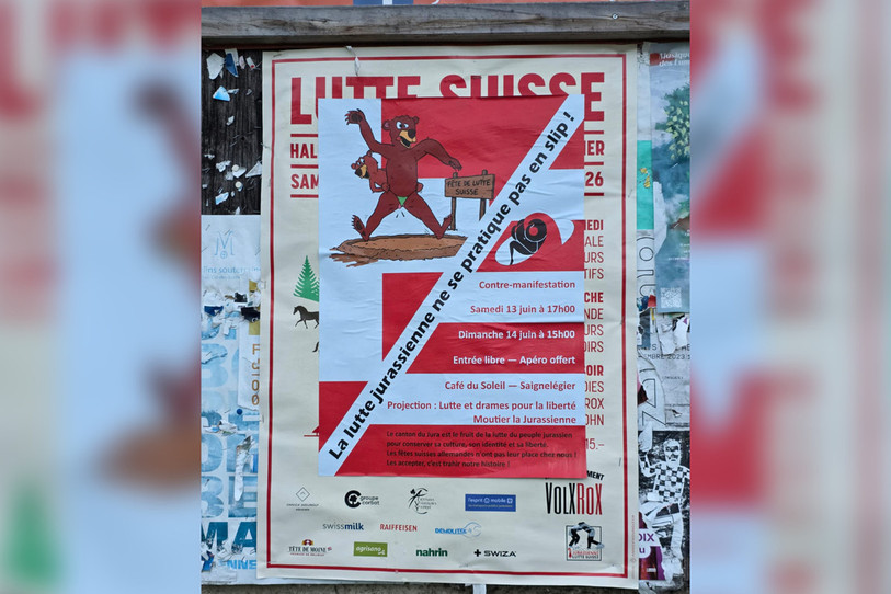 Le Groupe Bélier a placardé des affiches de sa «&nbsp;contre-manifestation&nbsp;» sur celles de la Fête cantonale jurassienne de lutte. (Photo : Groupe Bélier)