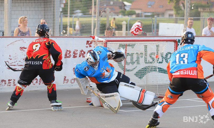 Ryan Kottelat trouve la faille contre Rossemaison. (Photo : Mauricette Schnider)