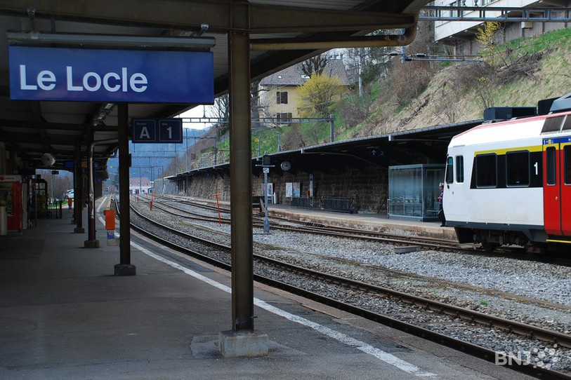La gare du Locle attend une rénovation depuis plusieurs années. (Photo: archives)