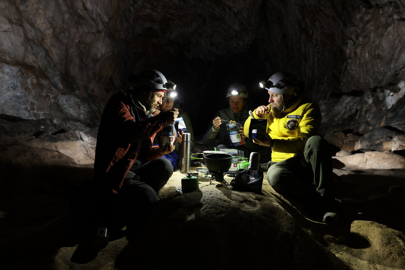 Les quinze volontaires sont restés pendant 40 jours dans le grotte de Lombrives en Ariège. (Photos: Deep Time © Human Adaptation Institute)